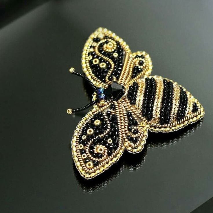 Объемные броши из бисера