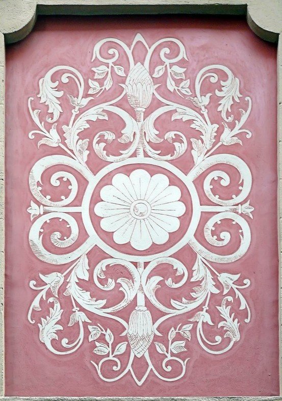Орнамент на фасаде дома
