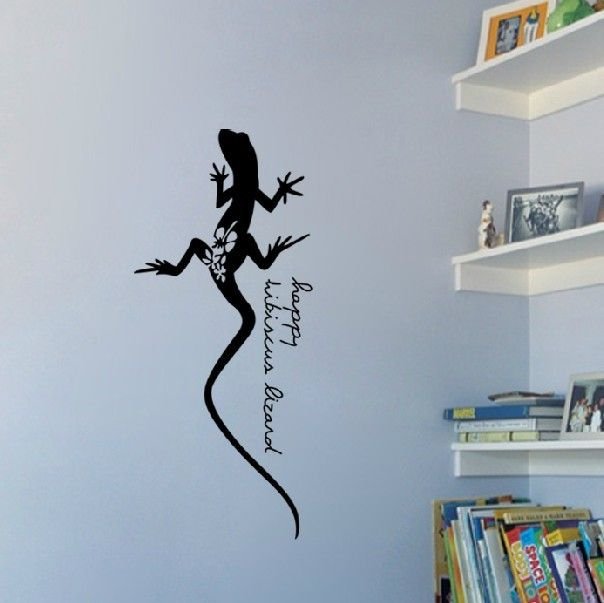 Ящерка на стене