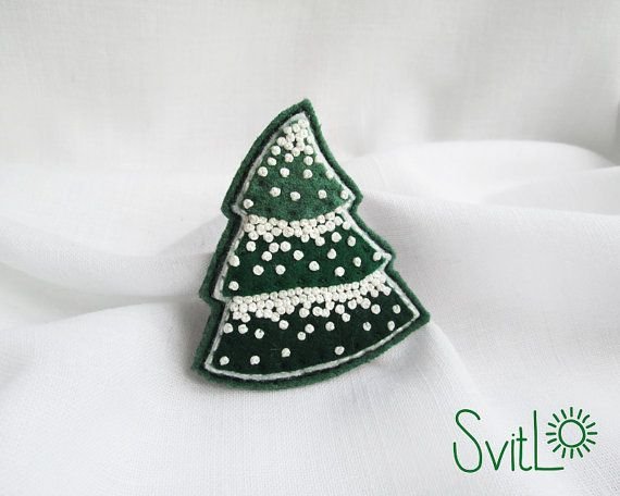 Брошка елка из фетра