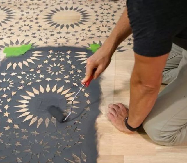 Трафаретная роспись на полу