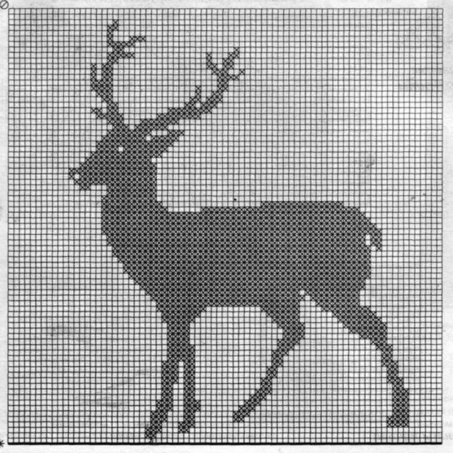 Вышивка оленя на свитере