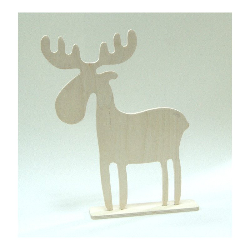 Фигура оленя из картона