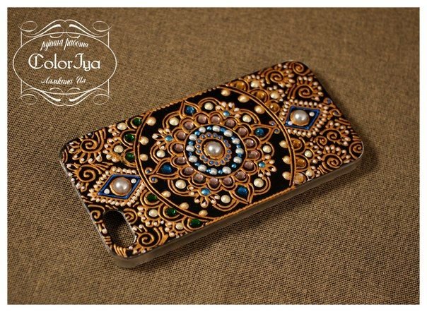 Точечная роспись на чехле