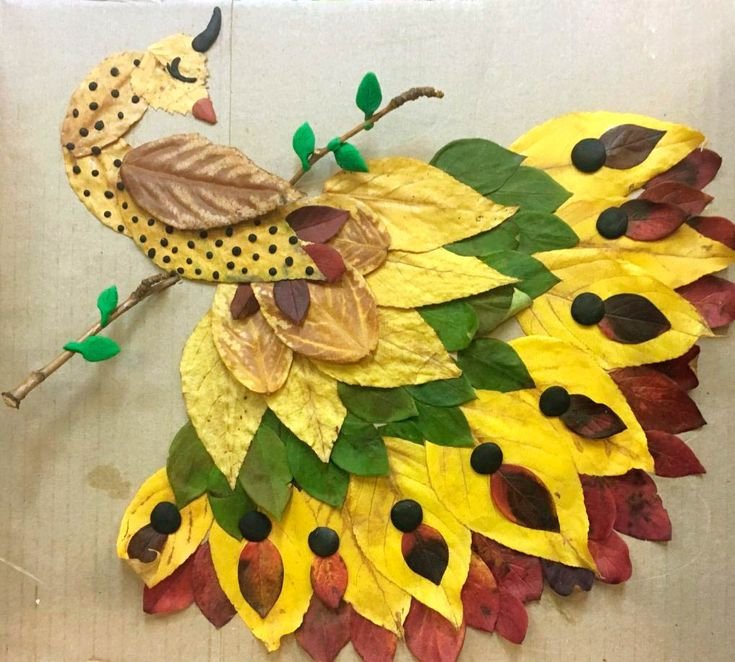 Птица из листьев