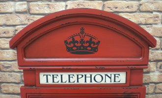 Корона на телефонной будке