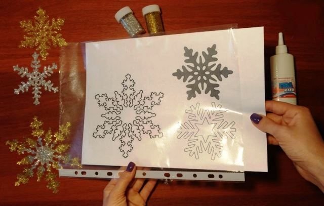 Новогодние украшения из клея ПВА