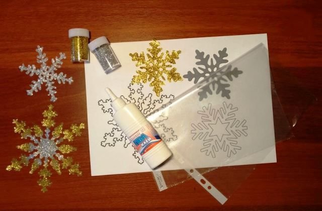 Снежинки из клея