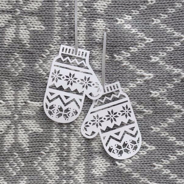 Украшение варежек из бумаги