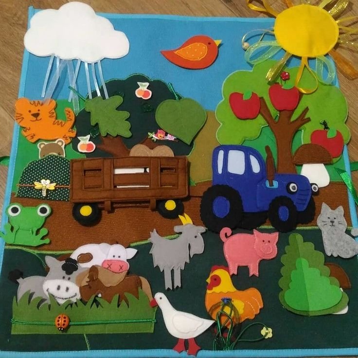 Книжка из фетра синий трактор