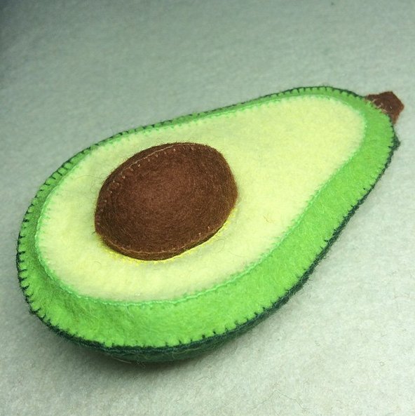 Игрушка из фетра авокадо