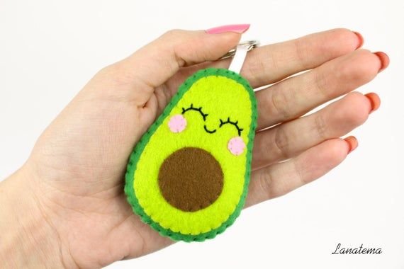 Игрушка из фетра авокадо