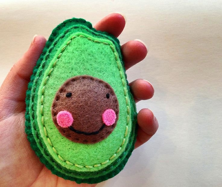 Игрушка из фетра авокадо