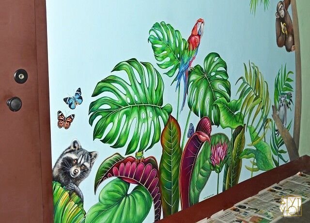 Настенная живопись в подъезде