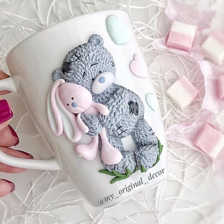 Кружка с зайцем из полимерной глины