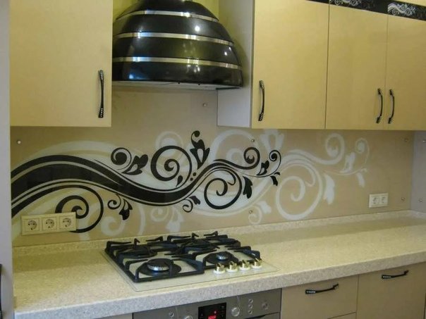 Красивые кухонные фартуки