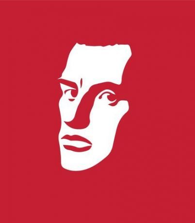 Портрет на Красном фоне