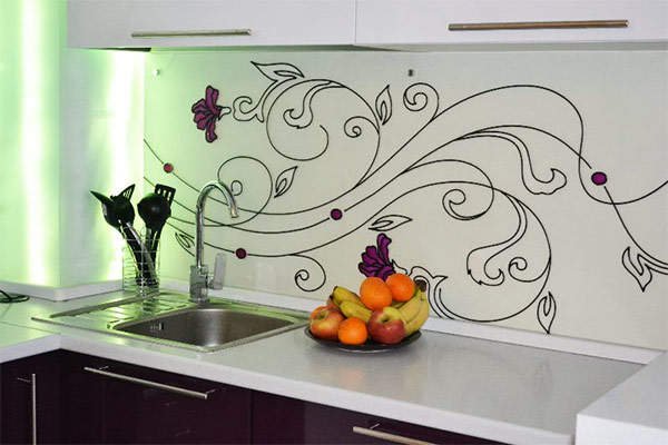 Рисунок на стене на кухне