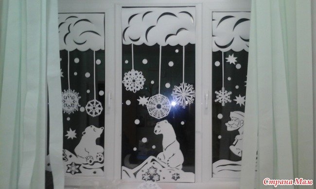 Украшения на окна на новый год в детском саду Умка