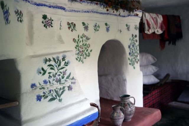 Расписная печь русская