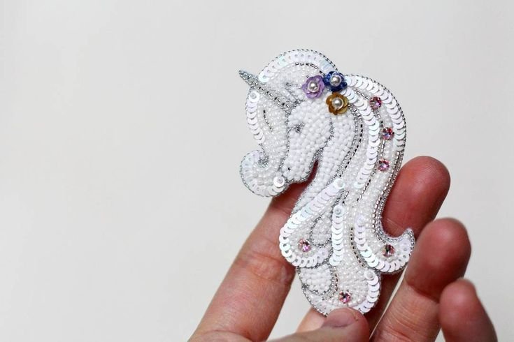 Брошь бисер