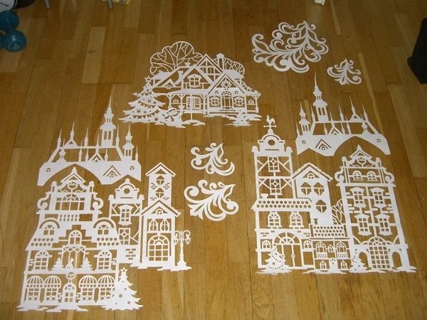 Новогодние вырезалки на окна замок
