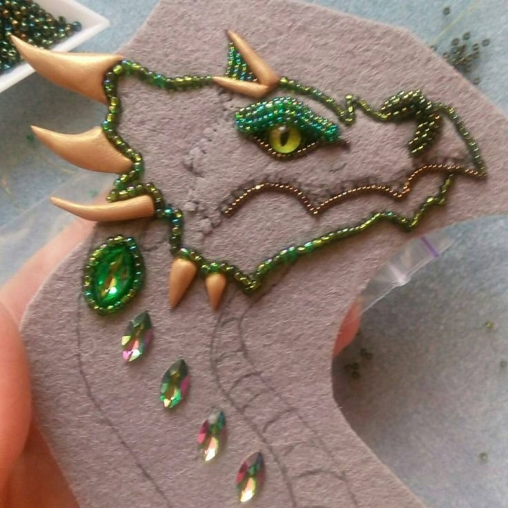 Дракон из бисера