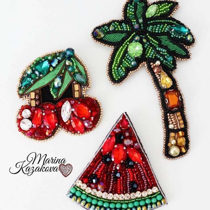 Брошь Пальма из бисера