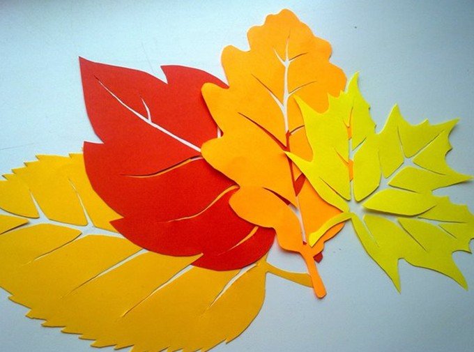 Осенние листочки из цветной бумаги