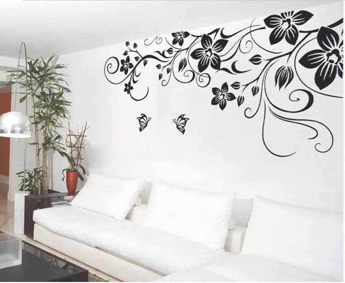 Цветочный орнамент на стене