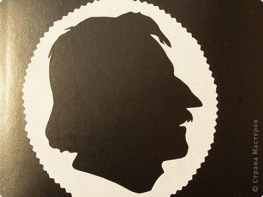 Портрет вырезанный из бумаги