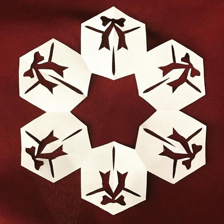 Снежинки из бумаги олень
