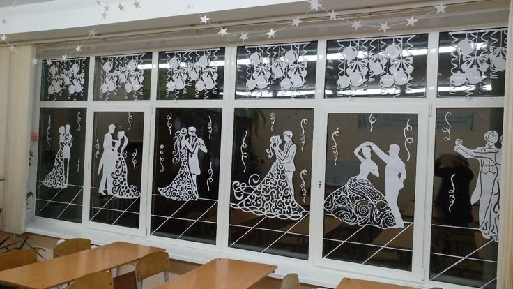 Украшение окон на новый год в школе