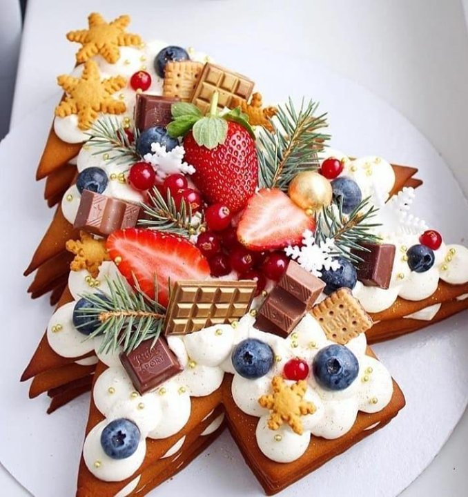 Новогодний торт с медовыми коржами