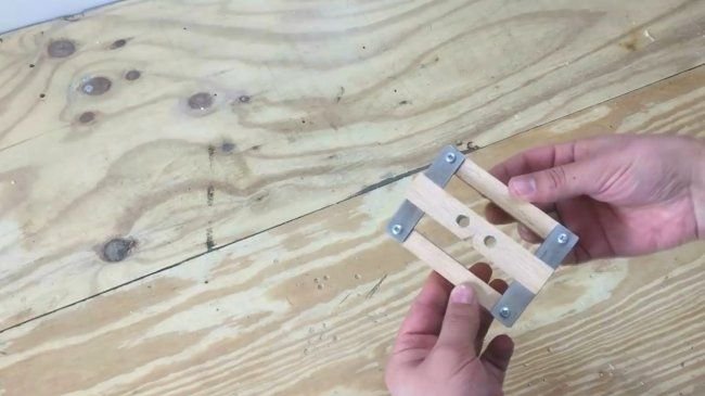 Кондуктор для сверления шкантов под углом 45 градусов