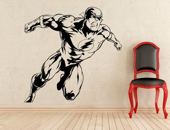 Персонажи на стене