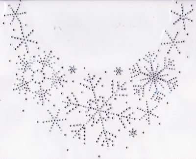 Снежинка из страз на платье