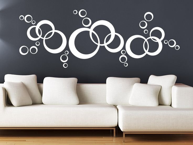 Круги на стене в интерьере