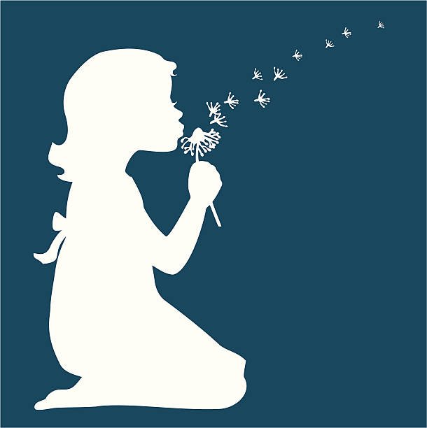 Девочка дует