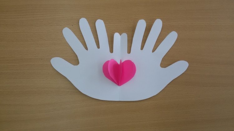 ладошка с сердцем