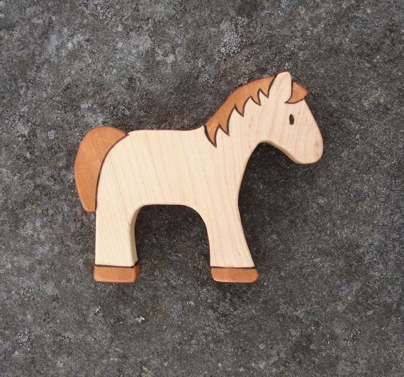 Лошадка игрушка из дерева