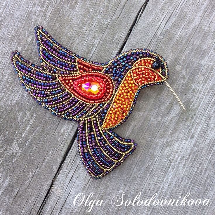Брошь из бисера птица