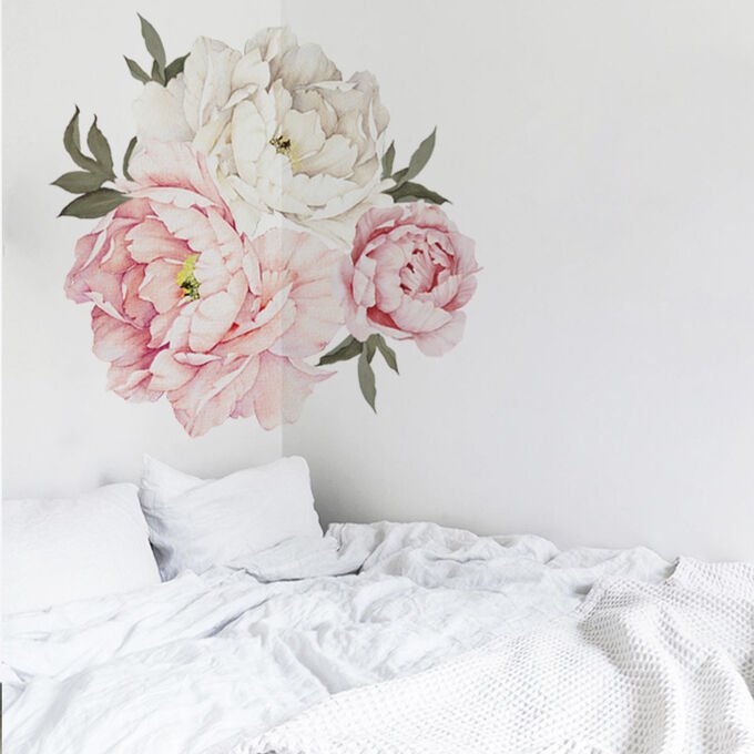 Кремовые пионы