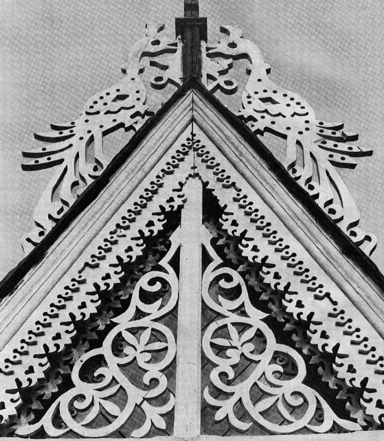 Резные фронтоны славян