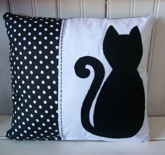 Подушка кошка