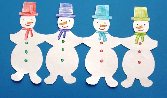 Бумажная гирлянда из снеговиков