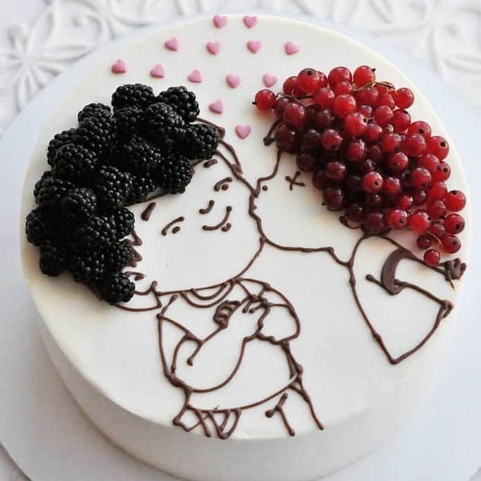 Шоколадный торт с ягодным декором