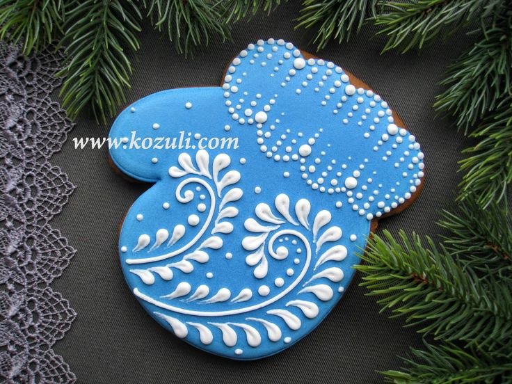 Пряник варежка роспись глазурью