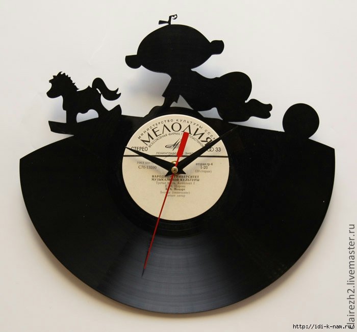 Часы из виниловых пластинок