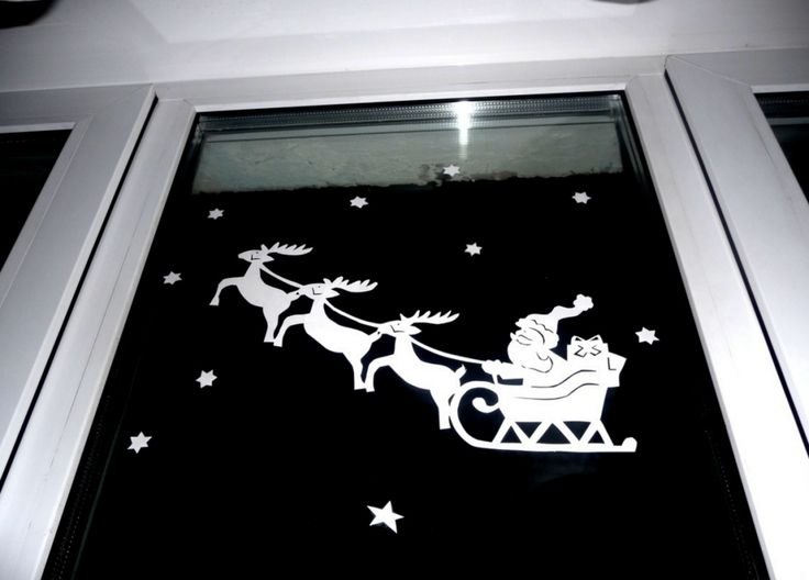 Композиции из трафаретов на окна